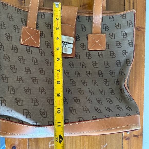 Dooney & Bourke canvas and leather bag - Picture 5 of 7